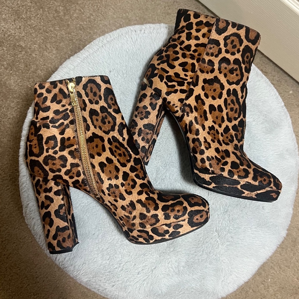 Calvin Klein Martha Leopard Haircalf Platform Booties Size 8